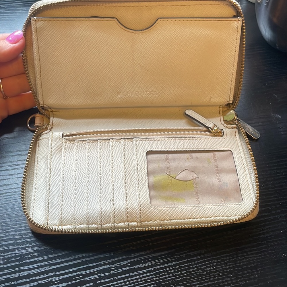 Michael Kors Wallet - Picture 2 of 3